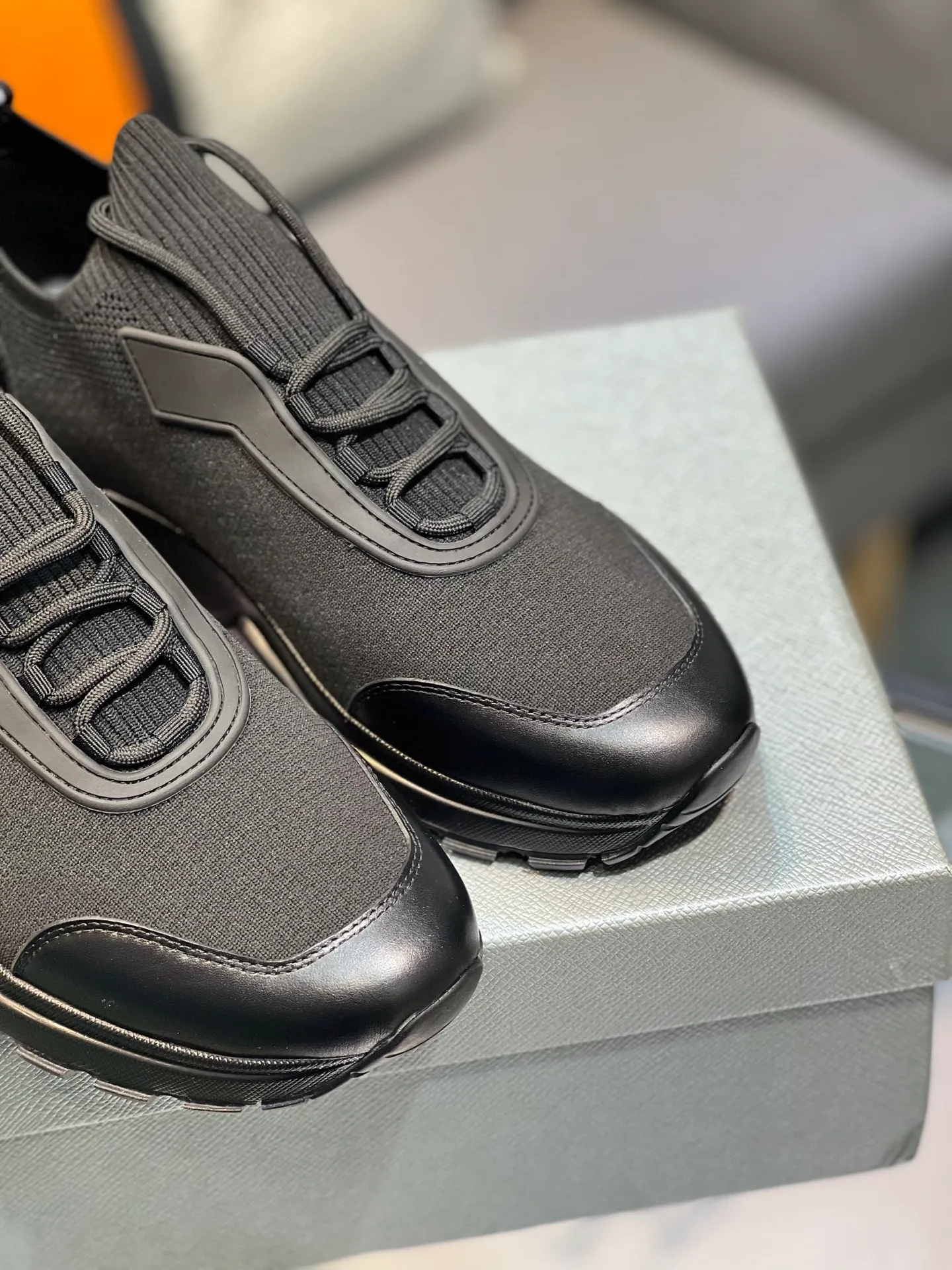 Men's shoes 💰500 PRADA "Prada" casual shoes Regular size: 38-44 (45 can be customized) Product material: Selected cowhide with fly weave material, genuine leather lining, original outsole